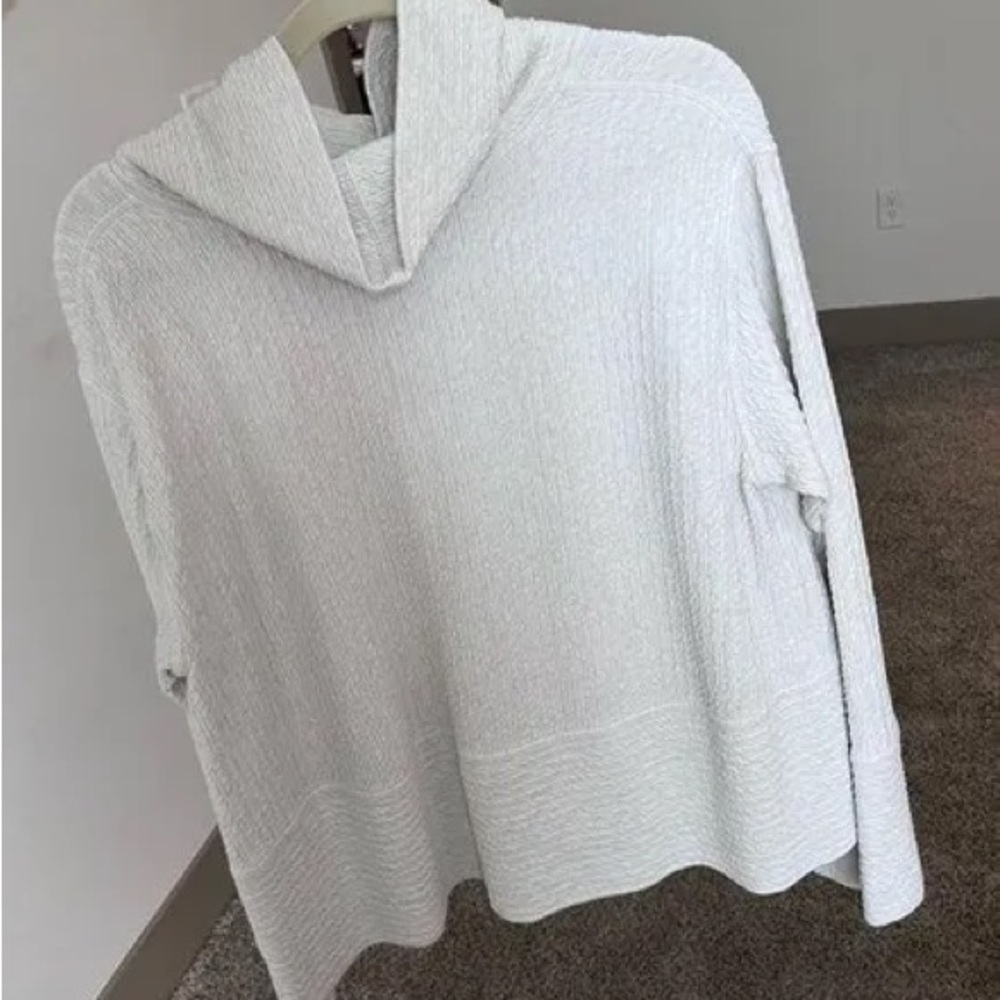 Lulu Lemon Quilted Pullover Cream